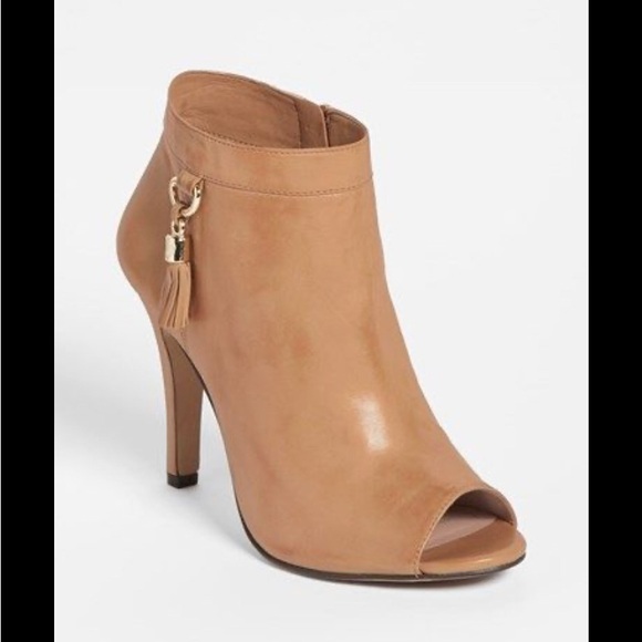 Vince Camuto camel peep toe booties - Picture 1 of 4